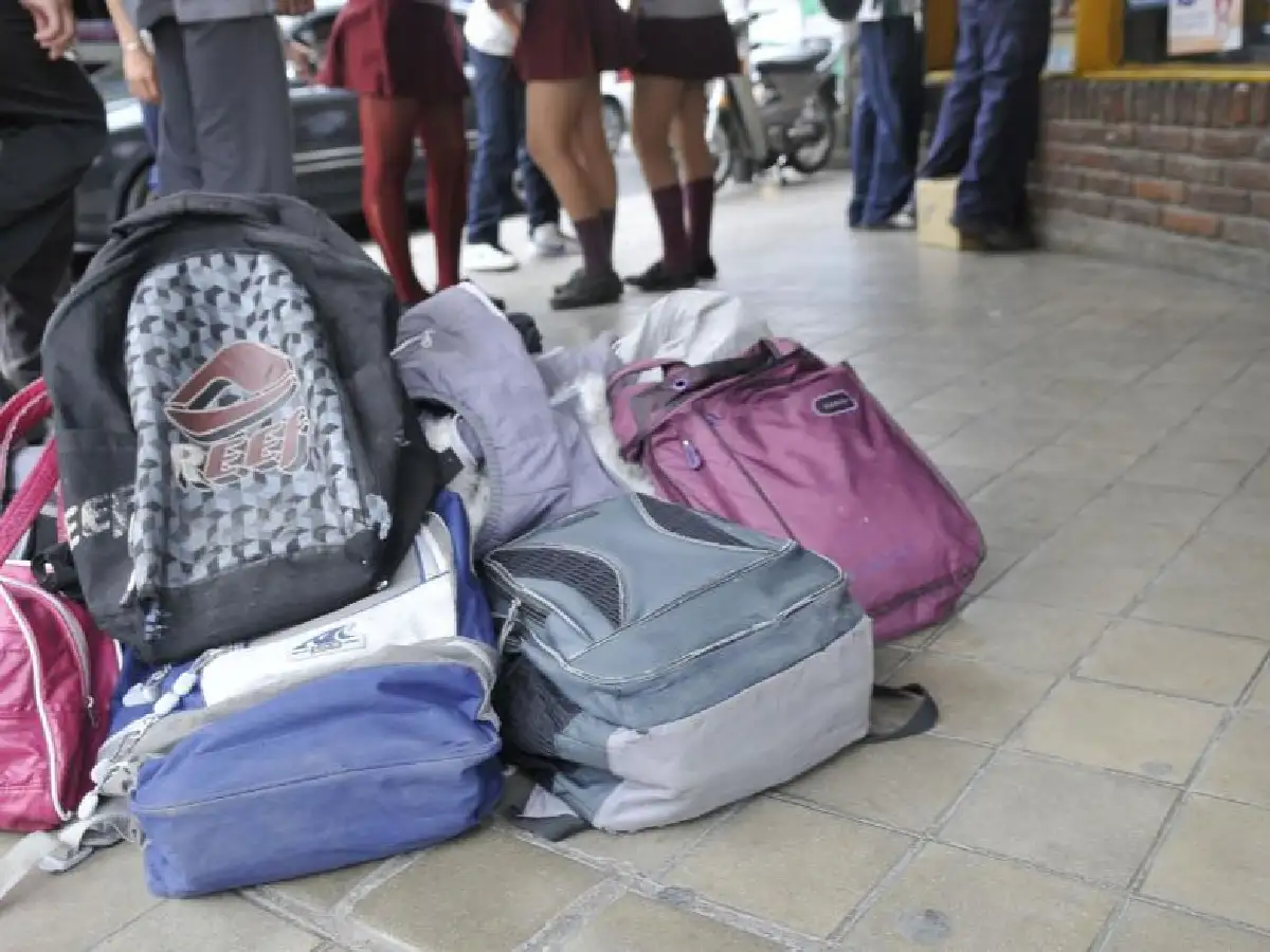 8.300 chicos terminan y no se titulan