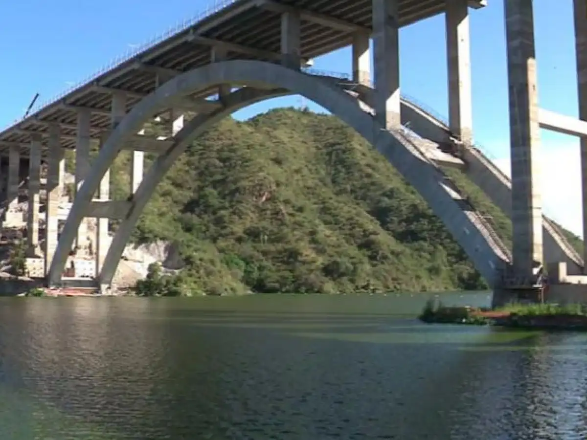 ¿A dónde lleva el puente más espectacular de Córdoba?