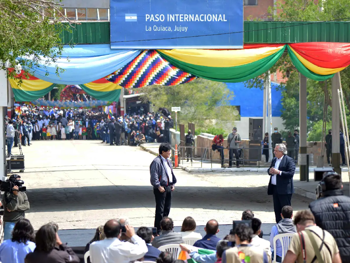 Alberto Fernández despidió a Evo Morales que retorna a Bolivia