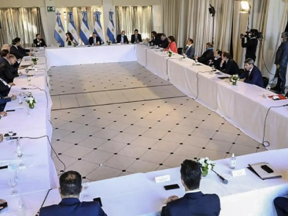 Los 24 gobernadores pidieron unidad "sin mezquindades" para "reducir los daños" de la pandemia
