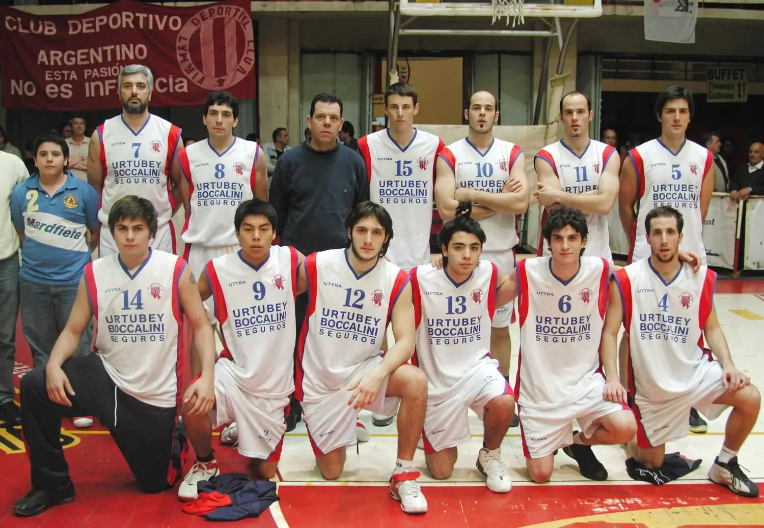 El plantel del Atlético campeón 2004-2005. Foto: El Correo de Firmat