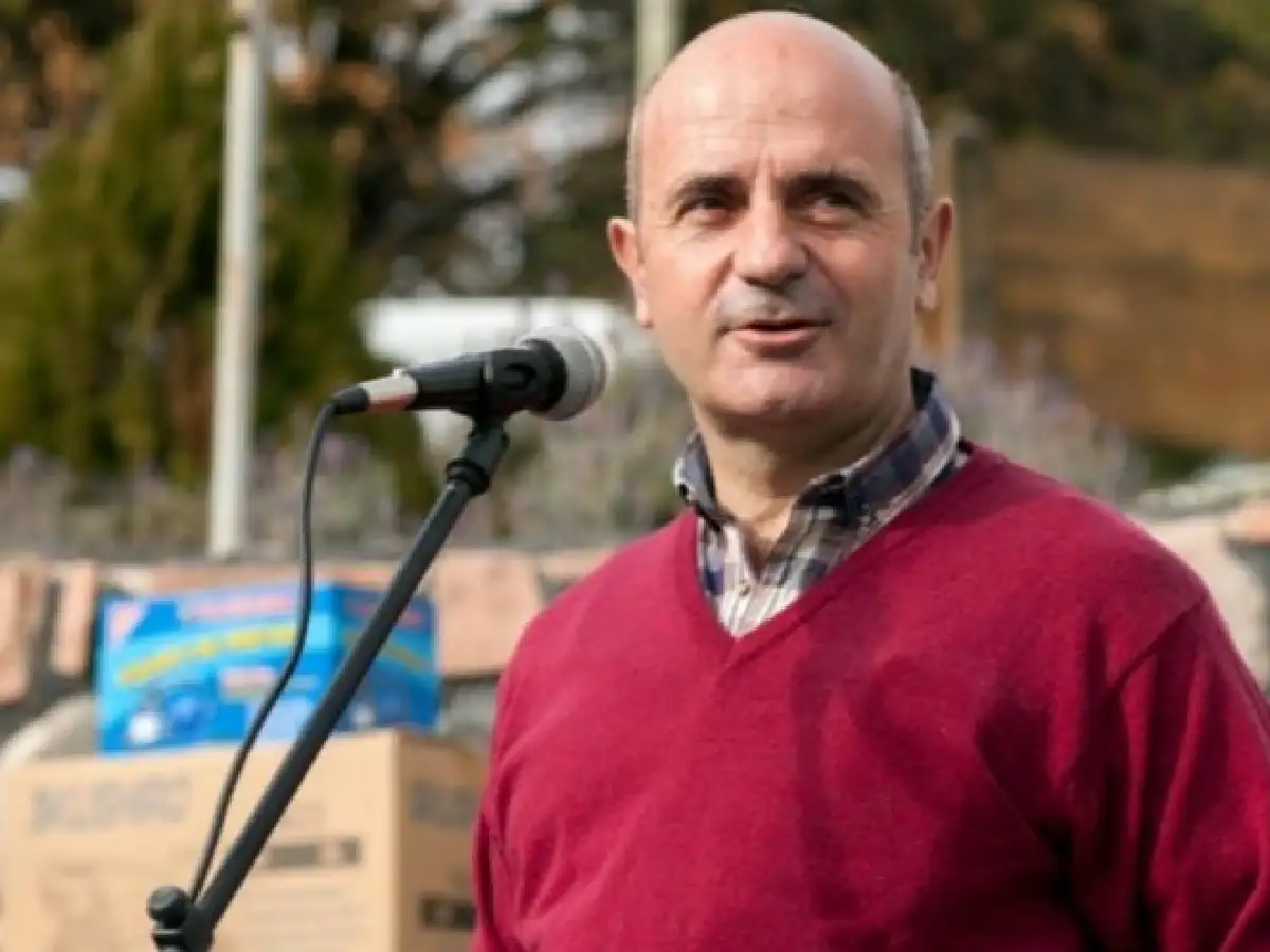 Un intendente cordobés se sumó al decreto antiparientes