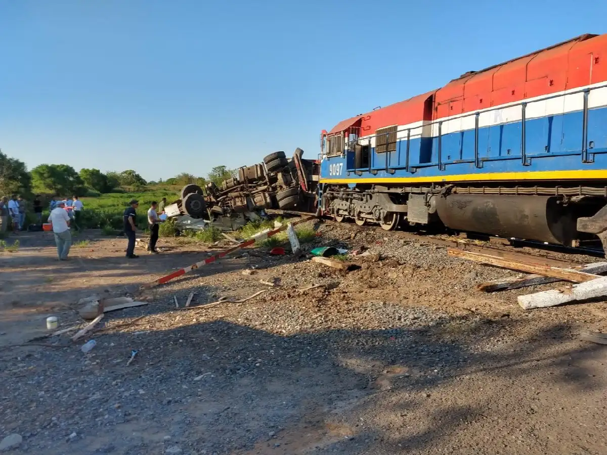 Un camión fue embestido por un tren en Rafaela