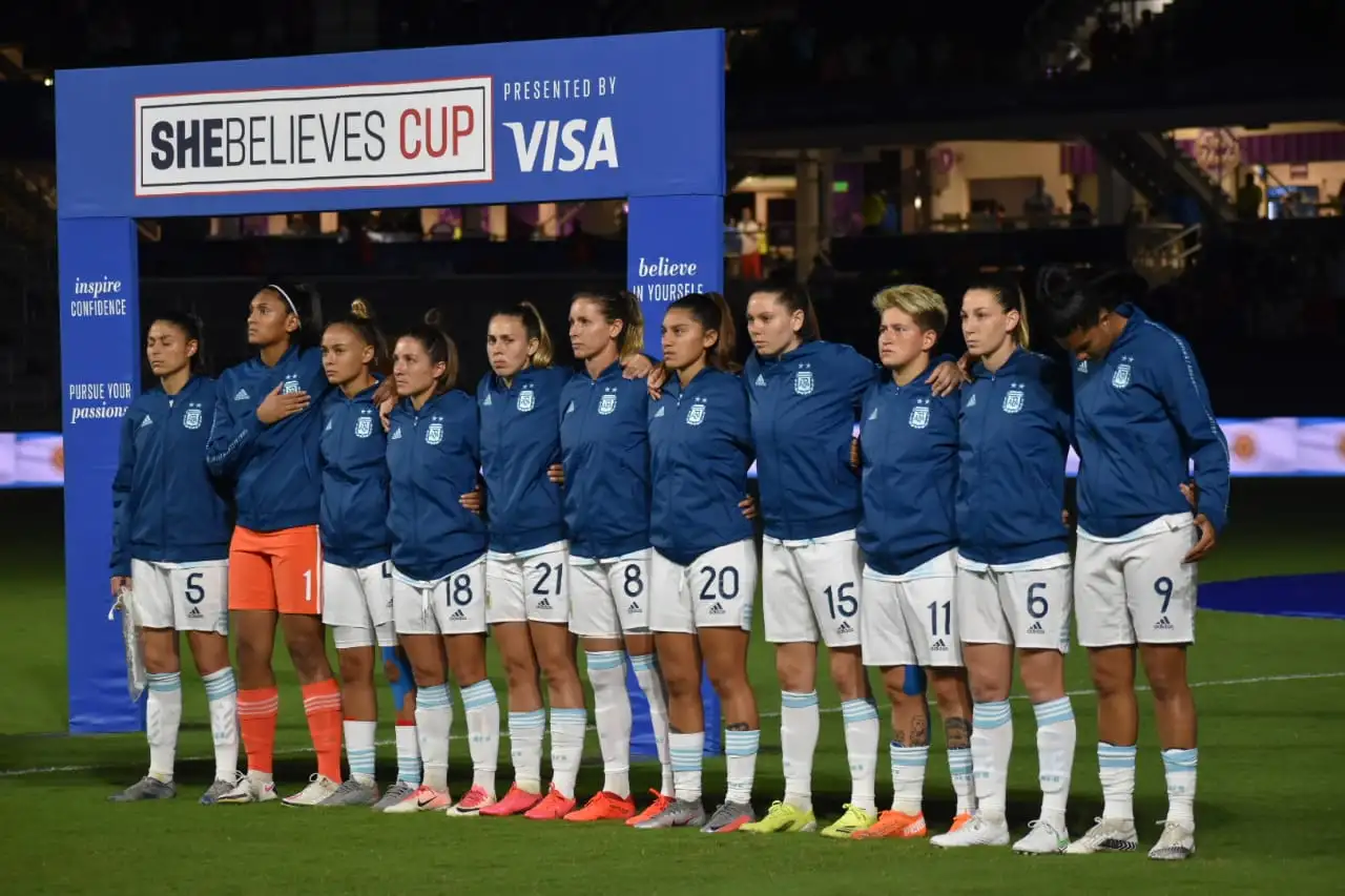 Delgado y Menéndez, titulares ante Estados Unidos