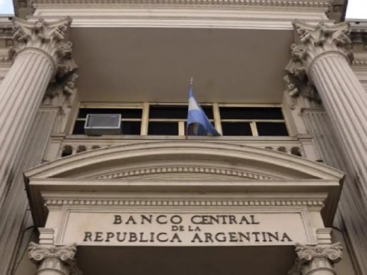 Presidente del Banco Central pidió "no desalentarse" por la permanente suba de precios