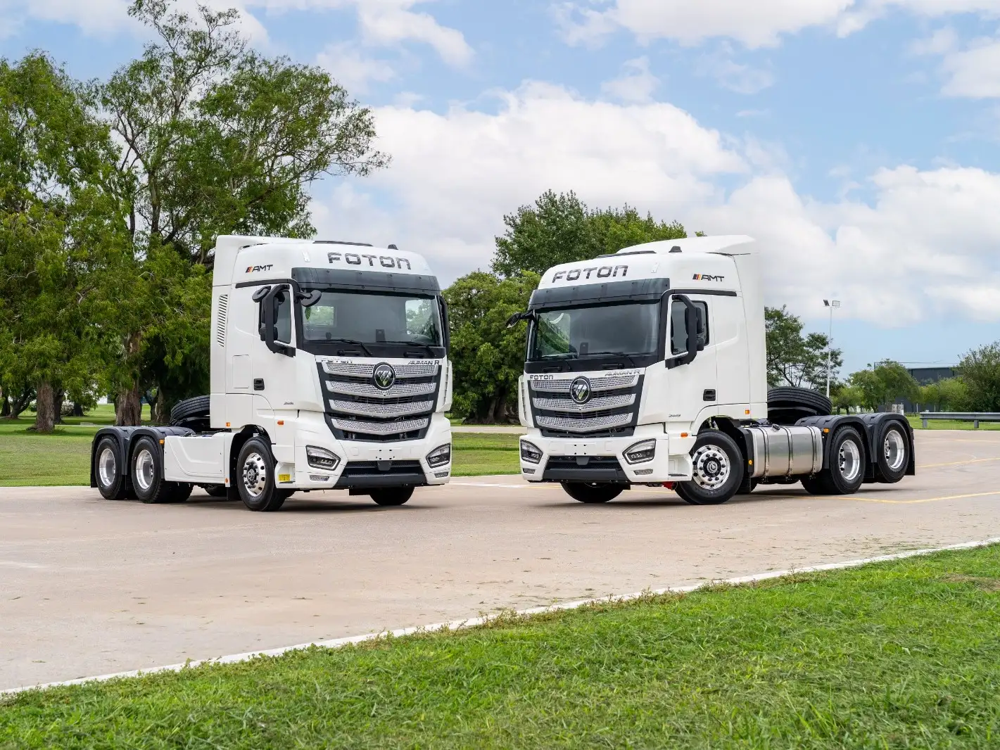 Camiones Auman R 2443 6x2, vehículos diseñados bajo los más estrictos estándares de seguridad y eficiencia operativa.