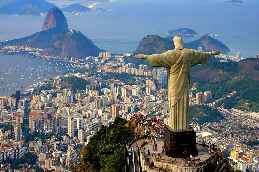 Increíble historia: un argentino vive dentro del icónico Cristo Redentor en Río de Janeiro
