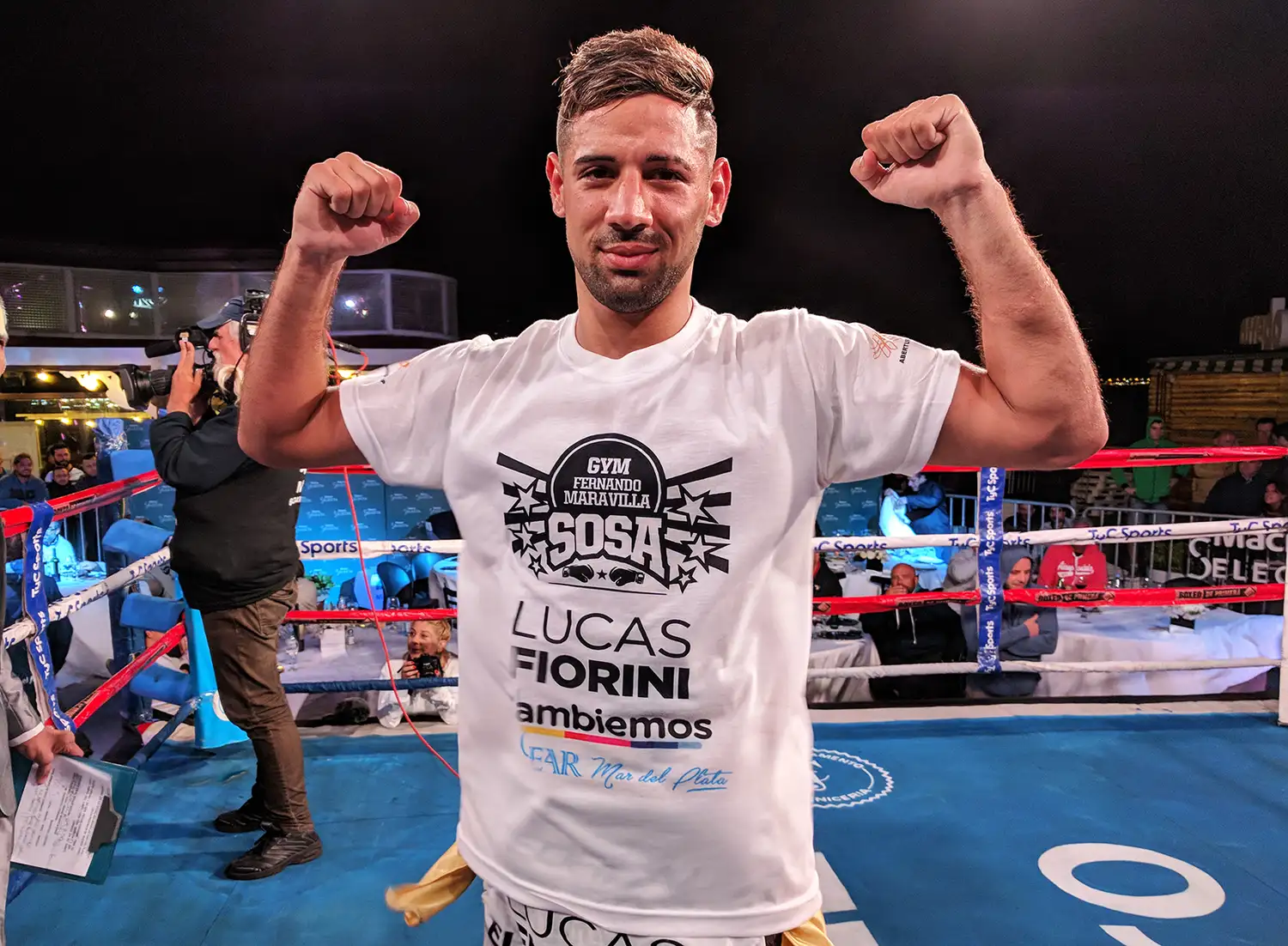 Bastida ganó por KO en una atractiva noche en el Torreón