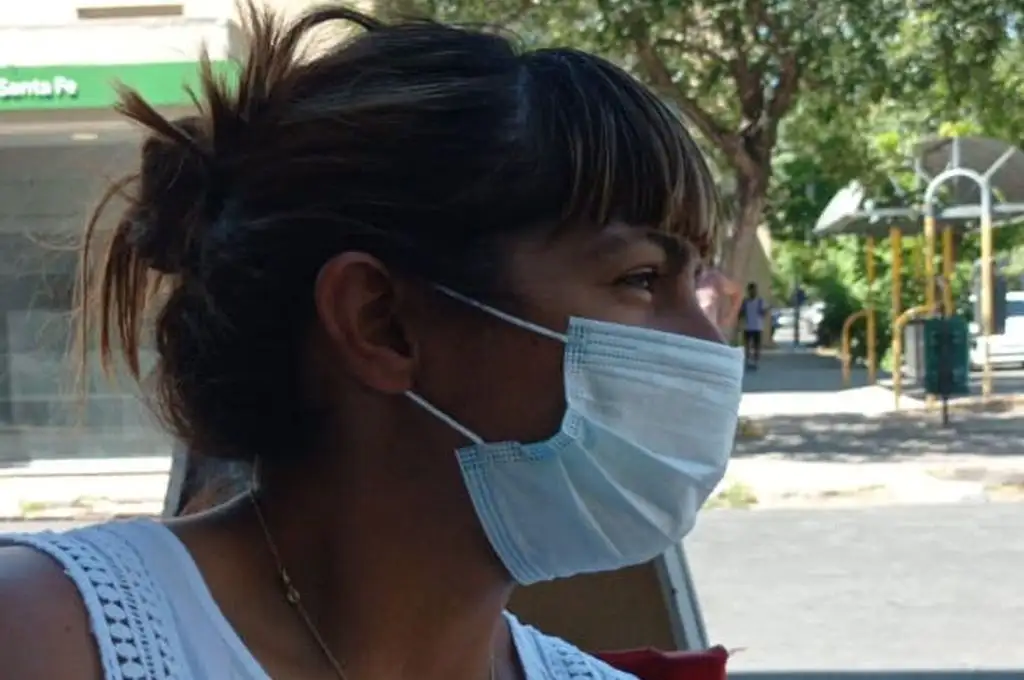 Una enfermera fue atacada por motochorros en barrio Los Hornos