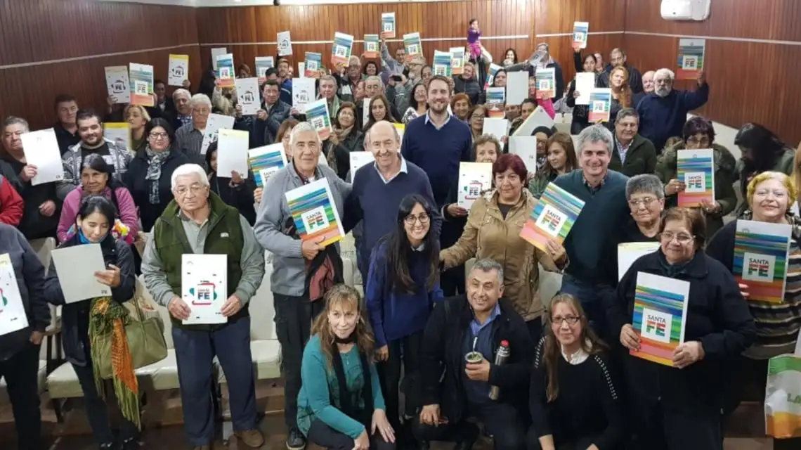 V.G.G: se entregaron 75 escrituras de regularización dominial en la región