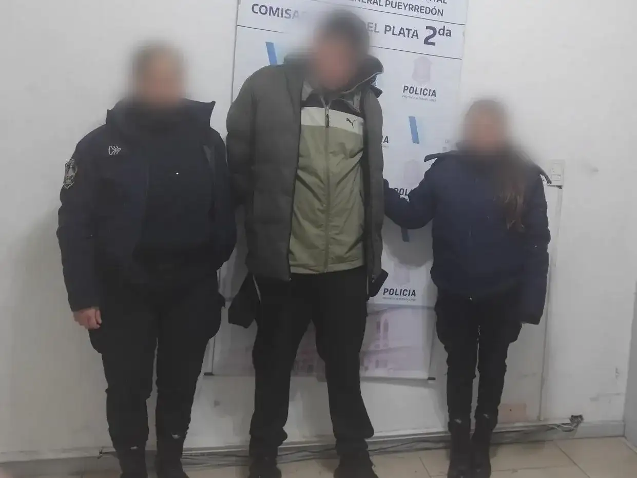 Cayó un joven acusado de robar en una camioneta estacionada en el centro