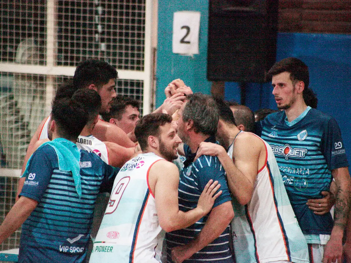 El “9” de Freyre se metió en la final