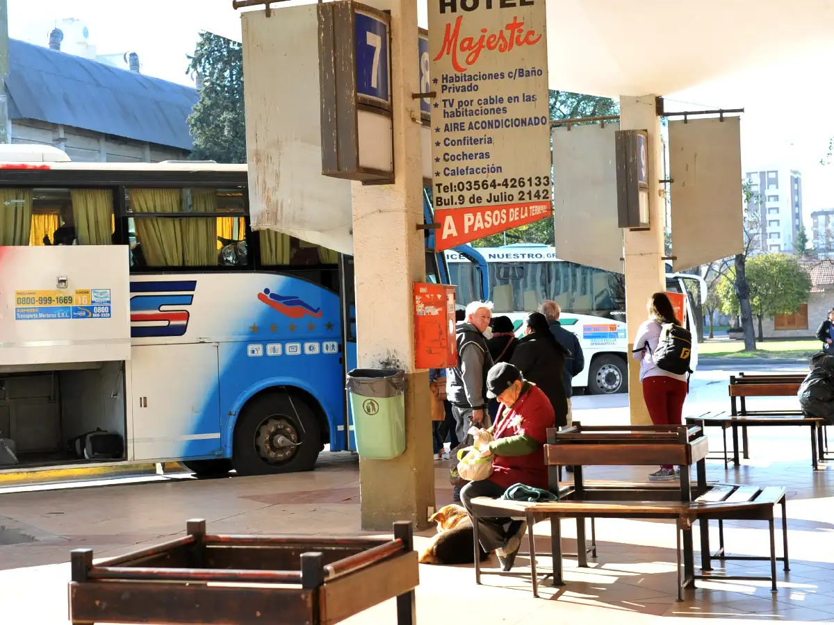 Paran los interurbanos desde la medianoche en Córdoba