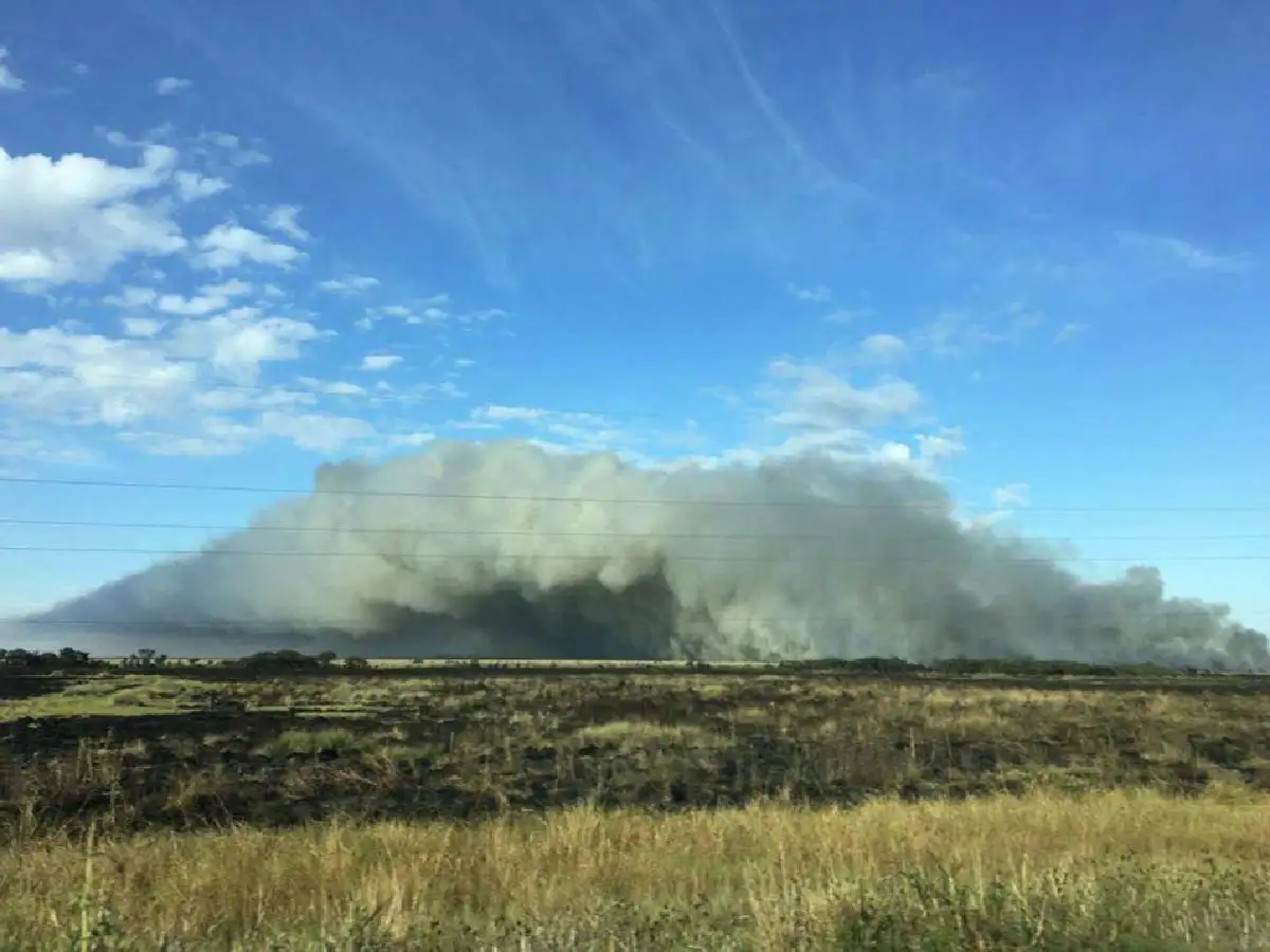 Voraz incendio en la cañada de Jeanmaire
