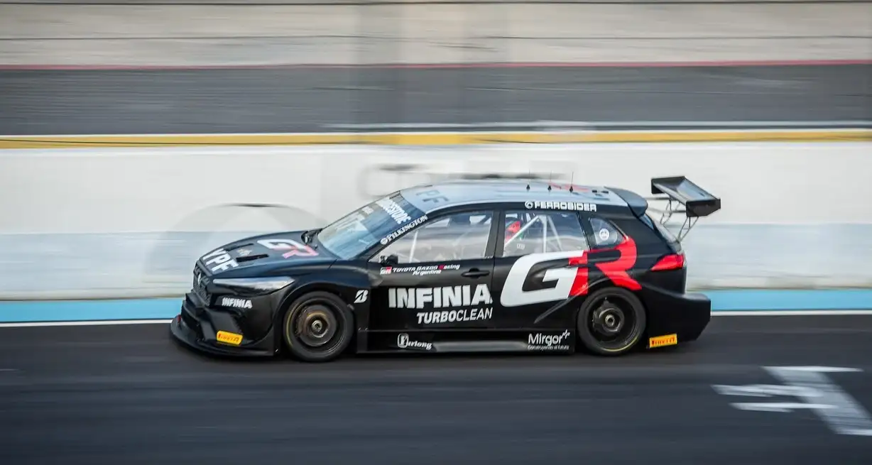 La 1º fecha del TC2000 en el trazado misionero tendrá el sábado 3 de mayo un shakedown, dos entrenamientos y una preclasificación, mientras que el domingo 4 de mayo realizará la clasificación y la final a 35 minutos más una vuelta.