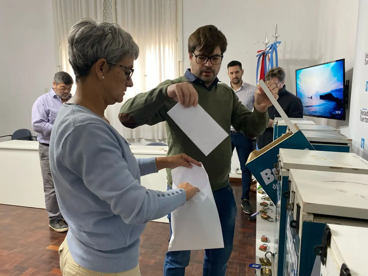Silvia Rocha y Nahuel Pasquinelli en la apertura de Buzones.