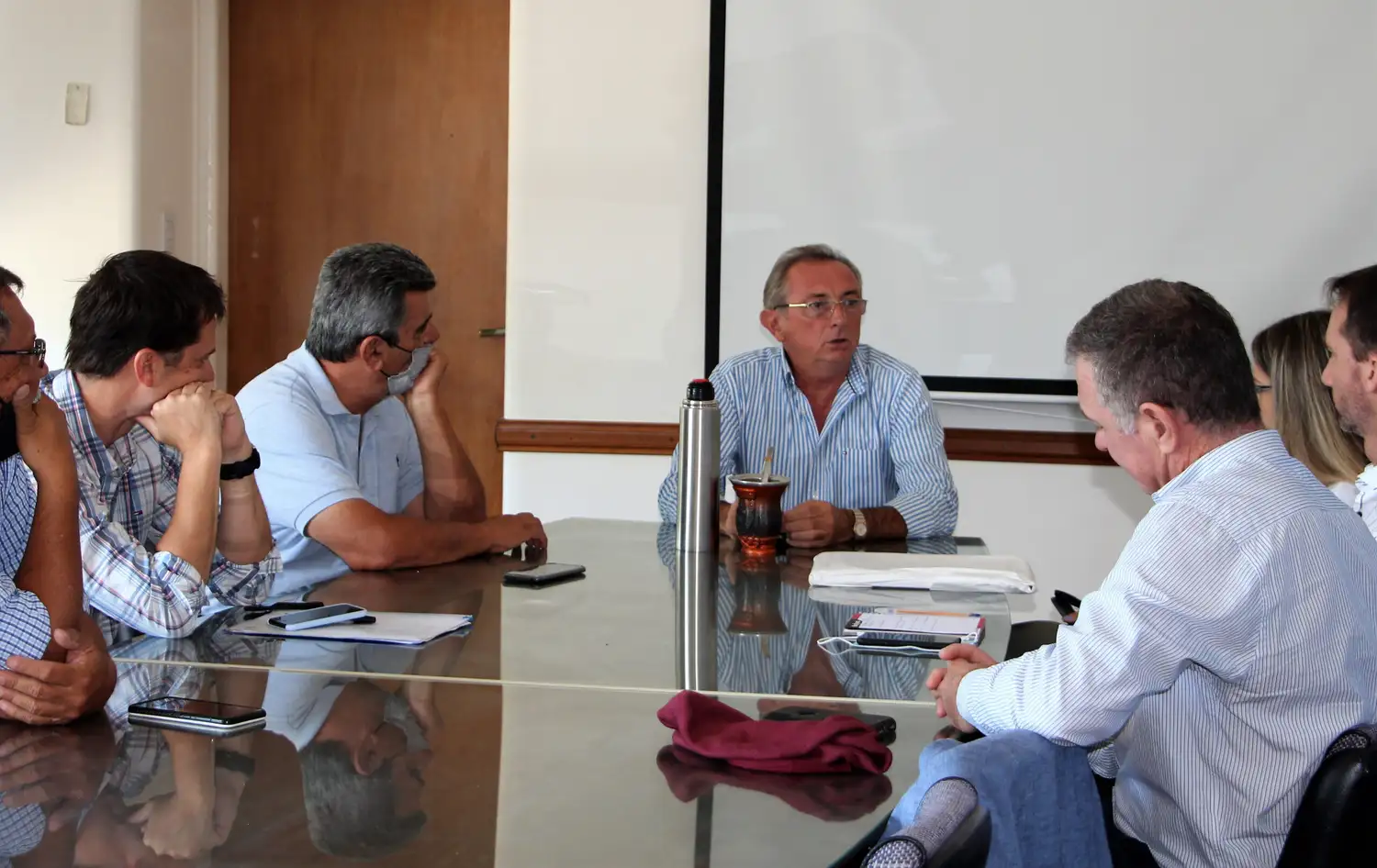 Costamagna se reunió con cabañeros de ganado bovino