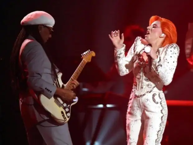 Lady Gaga fue ovacionada por su emotivo tributo a David Bowie