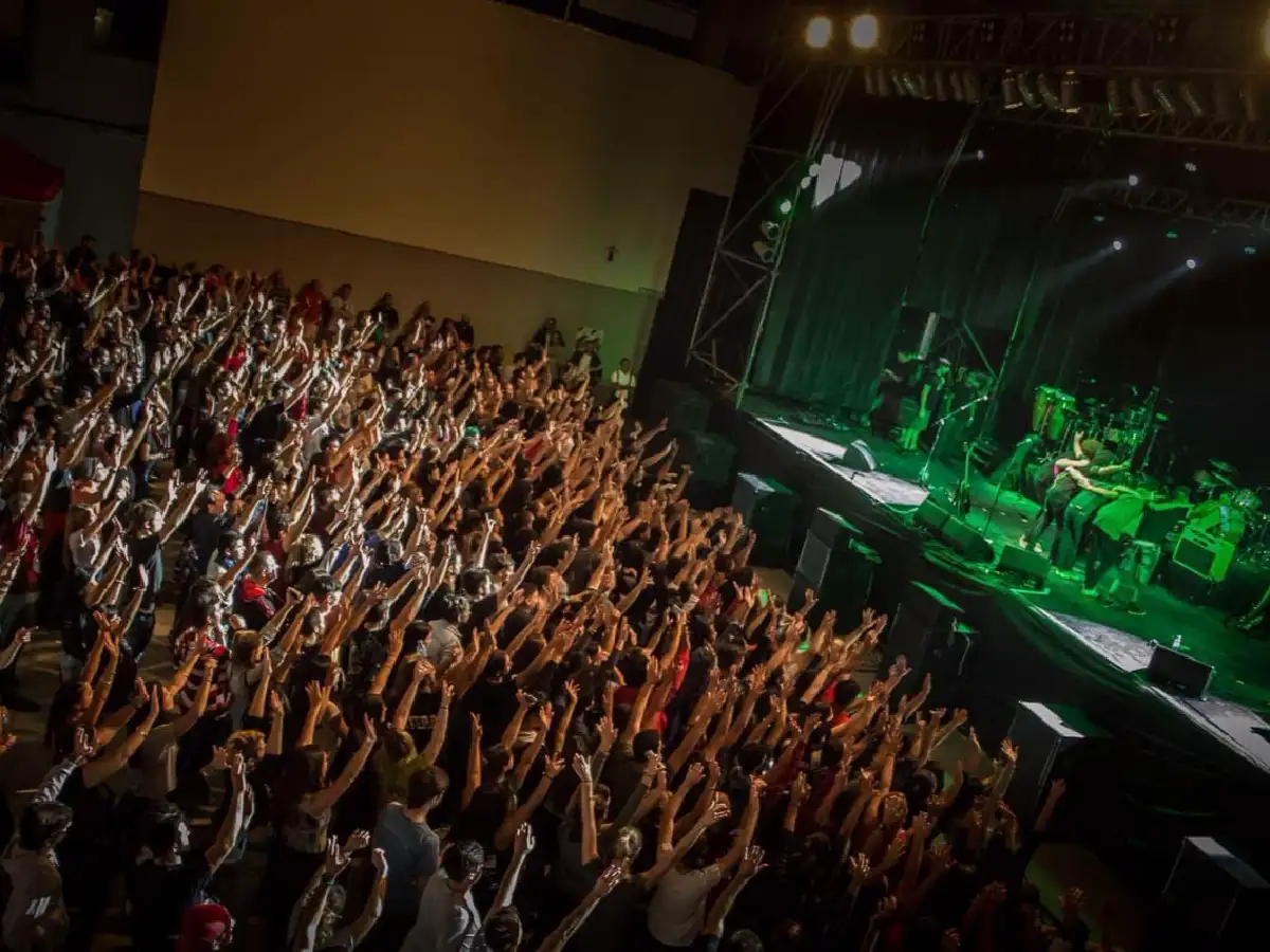 “I Griega” llena de  rock el Teatrillo