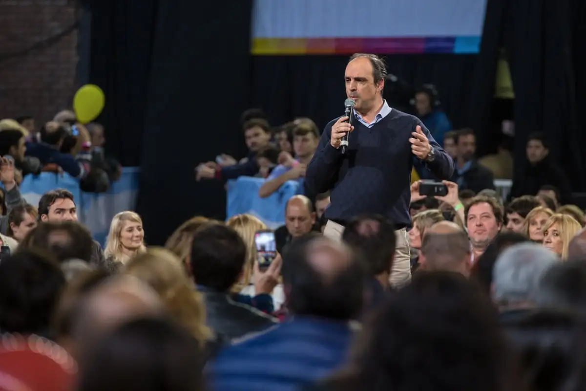 Corral: “A Macri le entusiasma mucho la obra del aeropuerto”