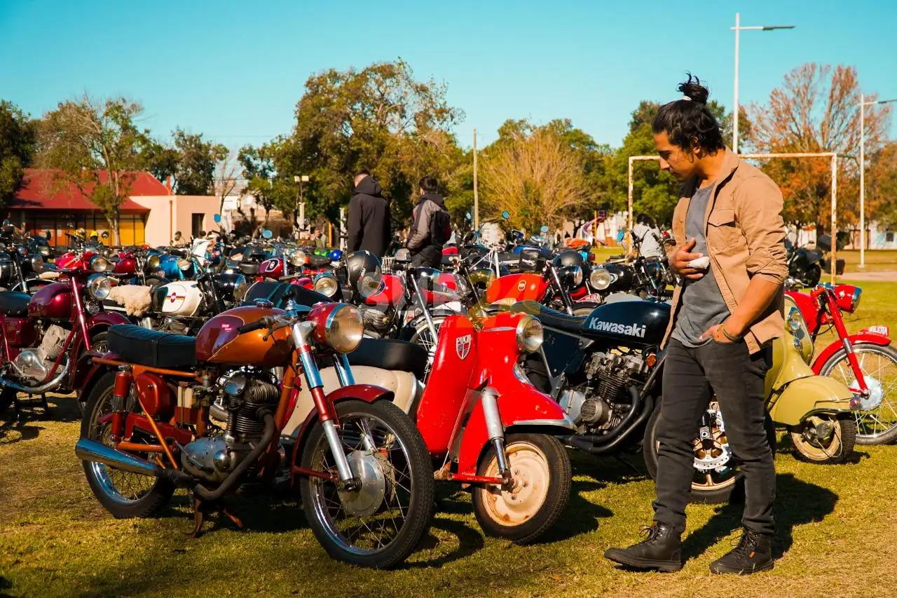 Firmat: se realizó el 5º Encuentro de Motos Clásicas