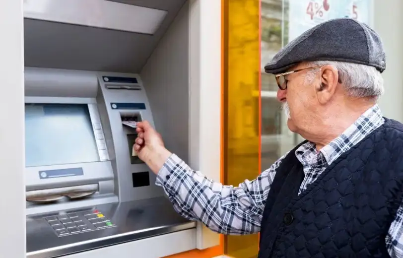 Jubilados, después de un fuerte recorte, tienen aumentos por inflación.