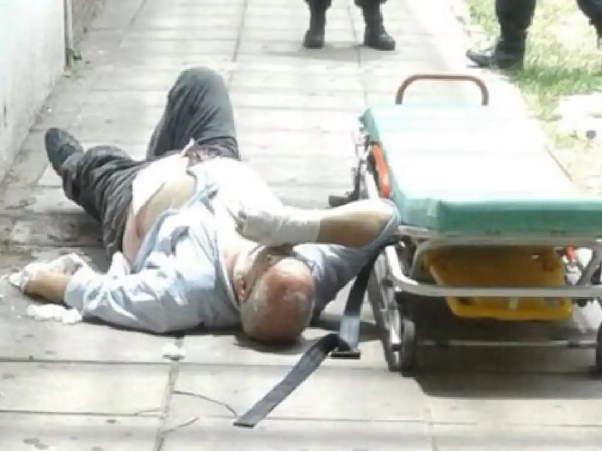 Un hombre baleó a otro tras discutir en la cola de un súper