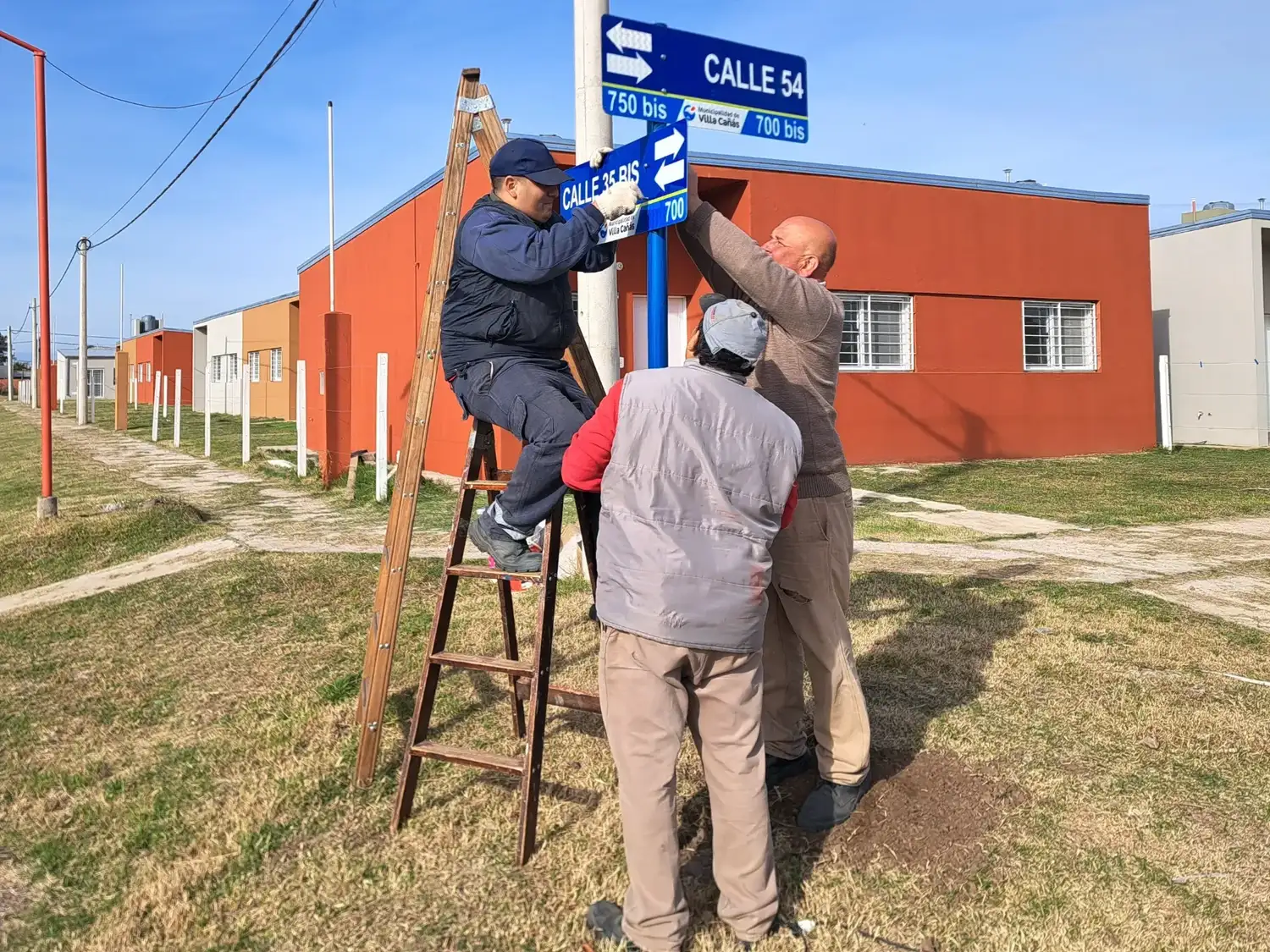 Colocaron los nuevos carteles nomencladores.