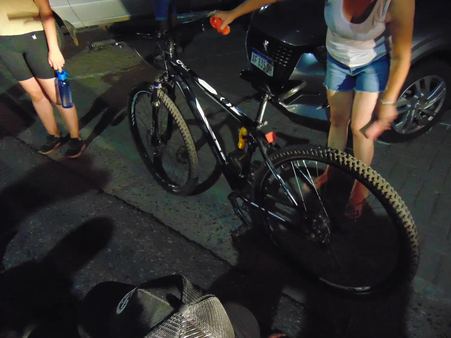 Ciclista hospitalizado tras accidente de tránsito