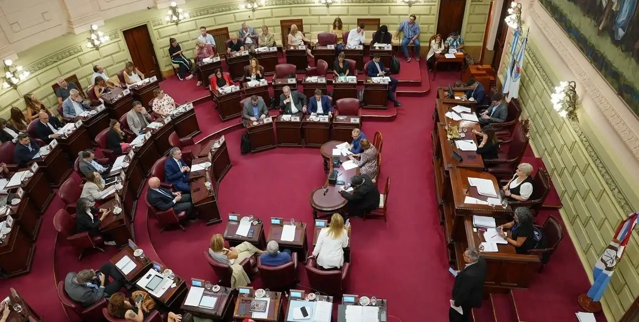Este jueves sesionará nuevamente el pleno de la Cámara de Diputados que preside Clara García. Crédito: Archivo El Litoral