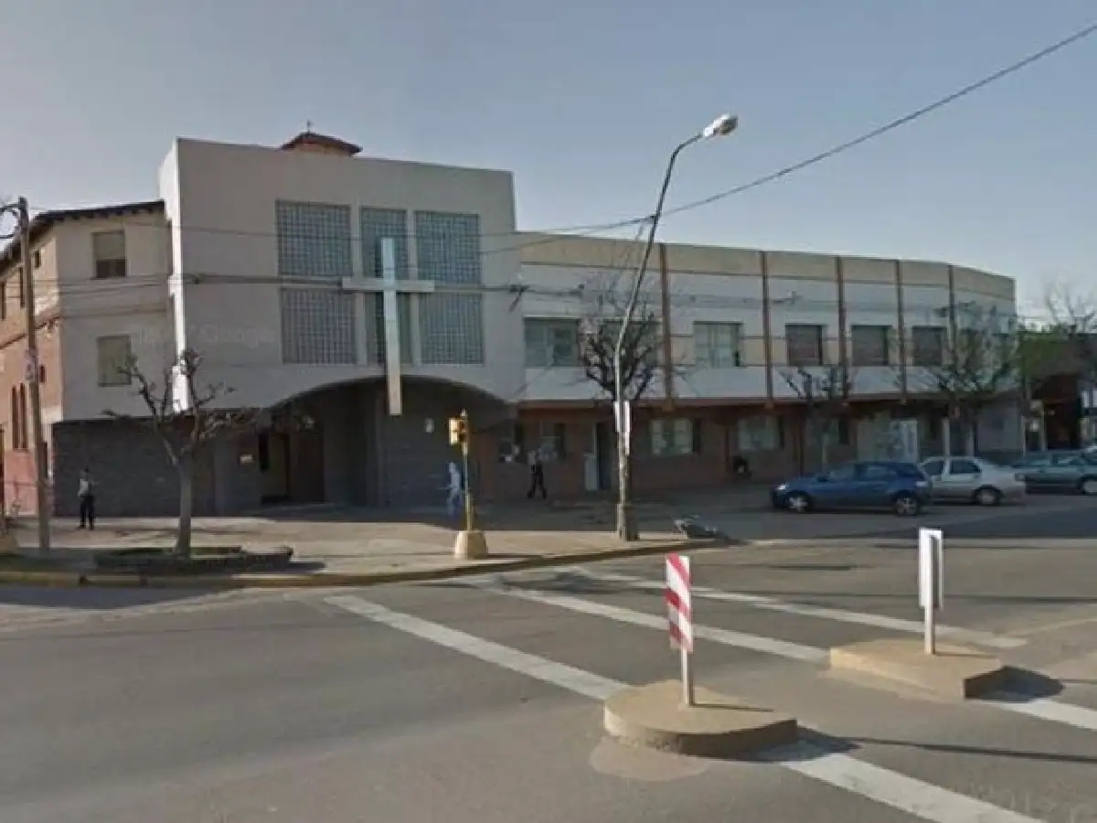 Va a segundo grado y llevó un arma al colegio
