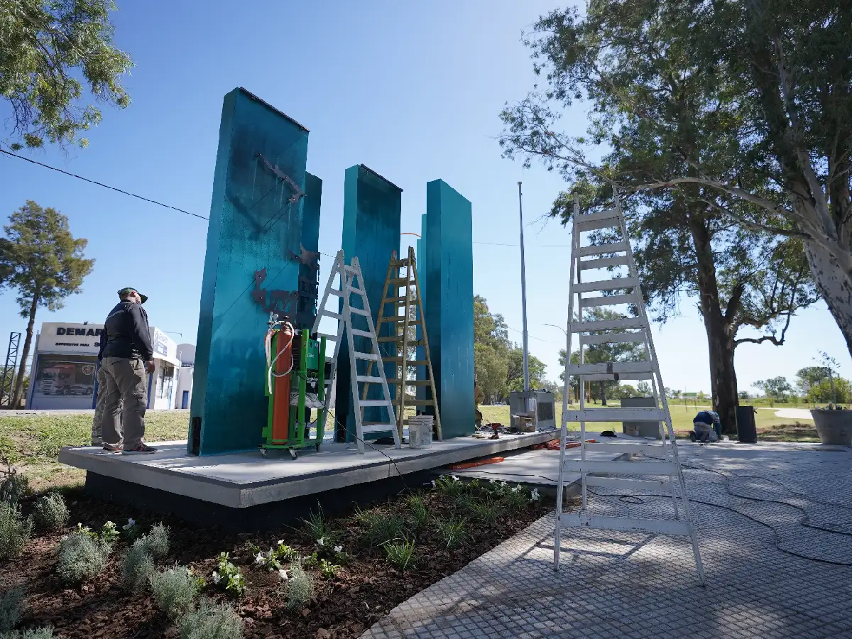 Vigilia, acto y nuevo monumento  a 40 años de la guerra de Malvinas