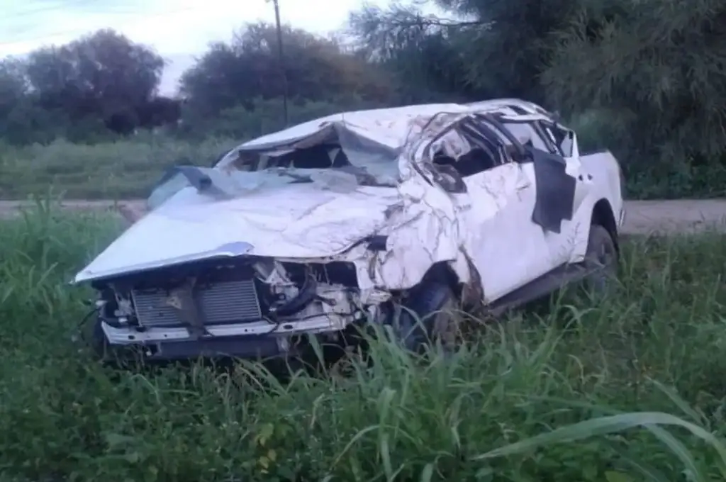 Cuatro mujeres muertas y un joven herido tras un vuelco en Santiago del Estero