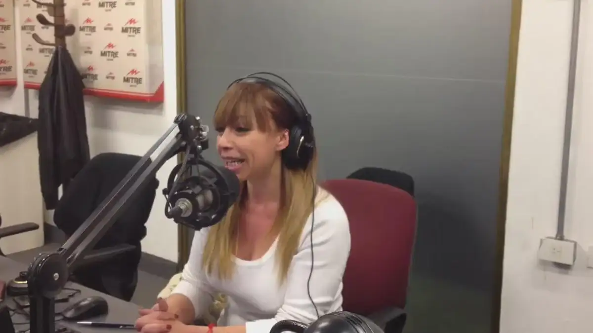 La histórica locutora de Radio Mitre trabajó junto a reconocidas figuras del periodismo argentino y recibió varios premios Martín Fierro a lo largo de su trayectoria.