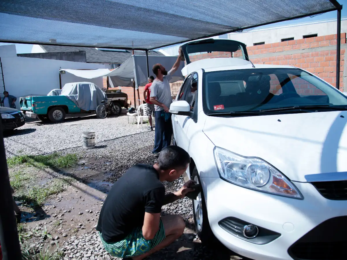 Le pelearon a las drogas y hoy trabajan para  tener una nueva vida