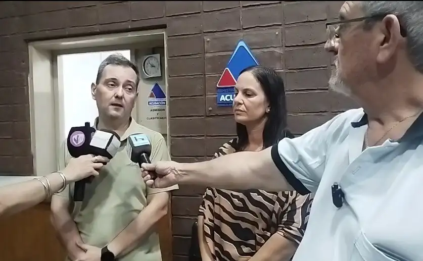El Fiscal Regional Mauricio Clavero y la fiscal adjunta Montemarani (Responsabilidad Juvenil). Foto: Captura de video FM Rufino.