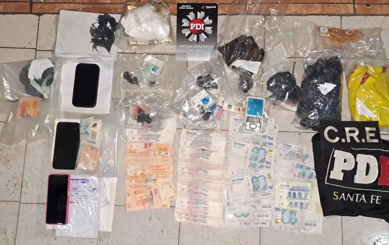 Parte de lo secuestrado en la vivienda. Foto: Gentileza PDI