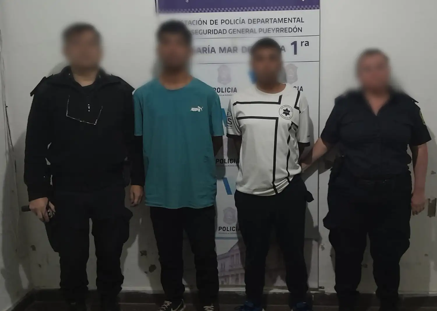 Durante el procedimiento, además, se secuestró entre sus pertenencias un cuchillo tipo navaja.