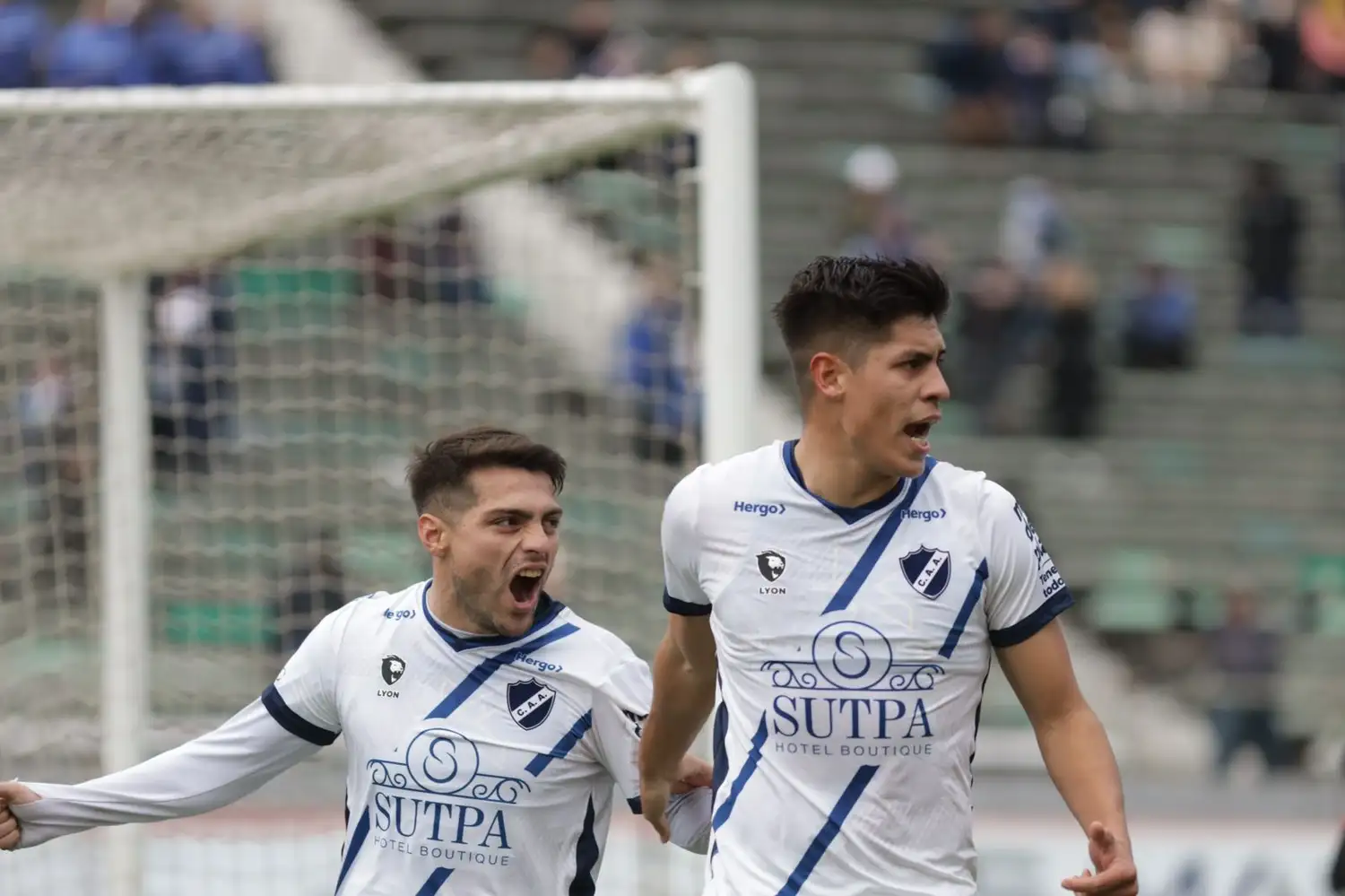 Alvarado se sigue solidificando de local y superó a Patronato