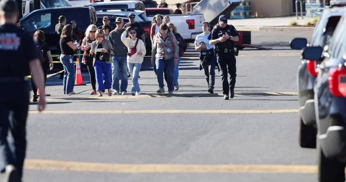 Tiroteo en una escuela primaria de Oregon: murieron tres niños, un docente y el atacante de 16 años
