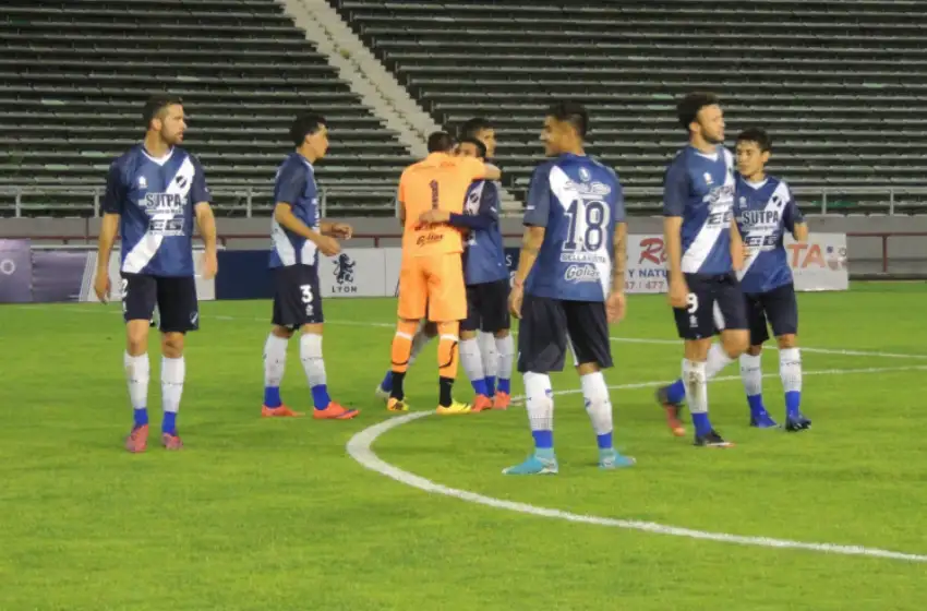 Alvarado arrancó el año con una derrota