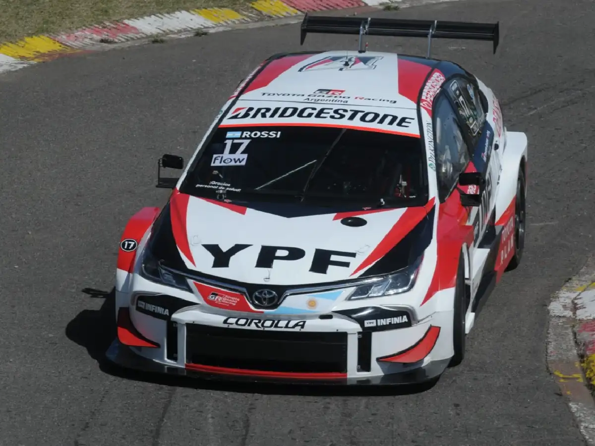 Rossi ganó la carrera clasificatoria del Súper TC 2000 