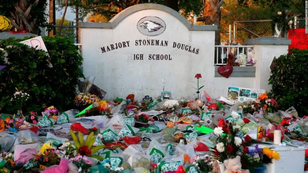 Se suicidaron dos sobrevivientes de la masacre de Parkland