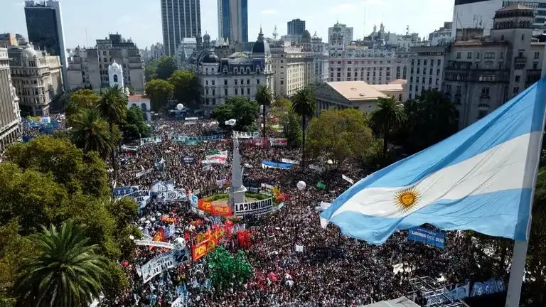 La movilización por el Día de la Memoria fue masiva y tuvo una convocatoria de más de 80 mil personas