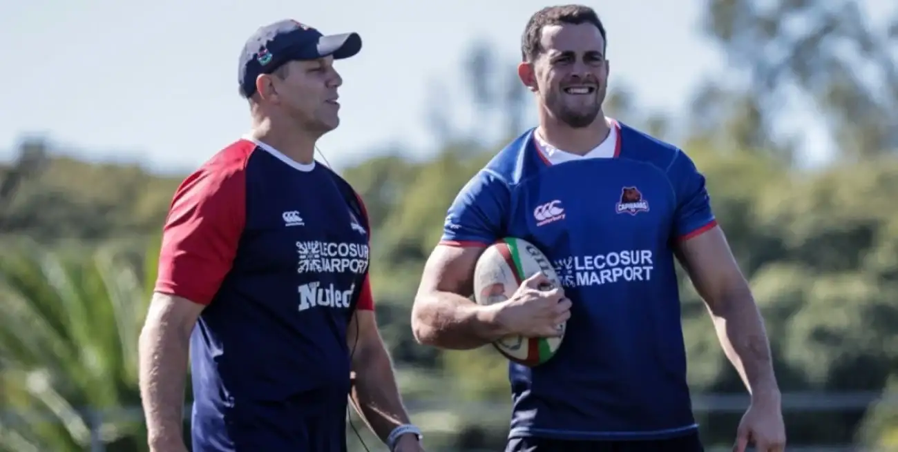 Emilinao Boffelli, pelota en mano y a las órdenes de Nicolas Galatro. Foto: Prensa Capibaras XV.