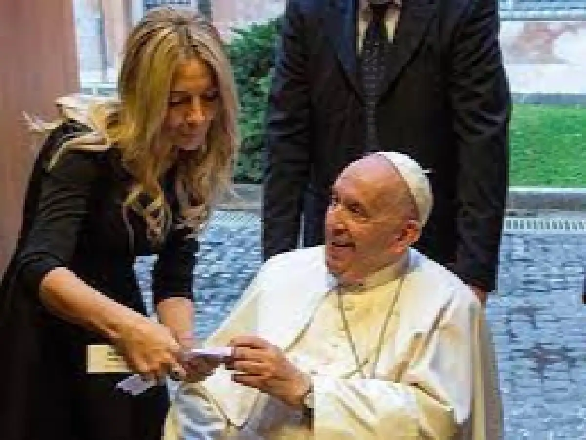 Fabiola Yañez se reunió con el papa Francisco en el marco de una iniciativa antibullying