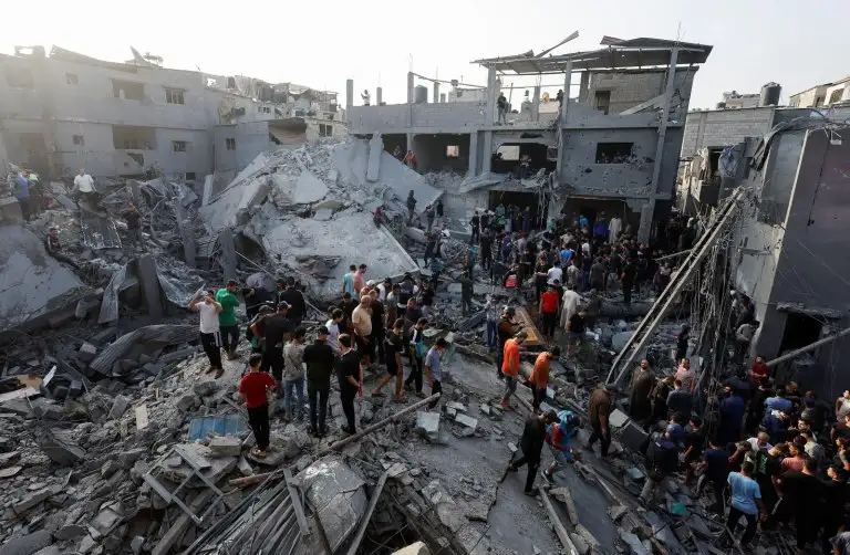 Ministerio de Gaza afirmó que el ataque israelí contra un campamento causó 40 muertos