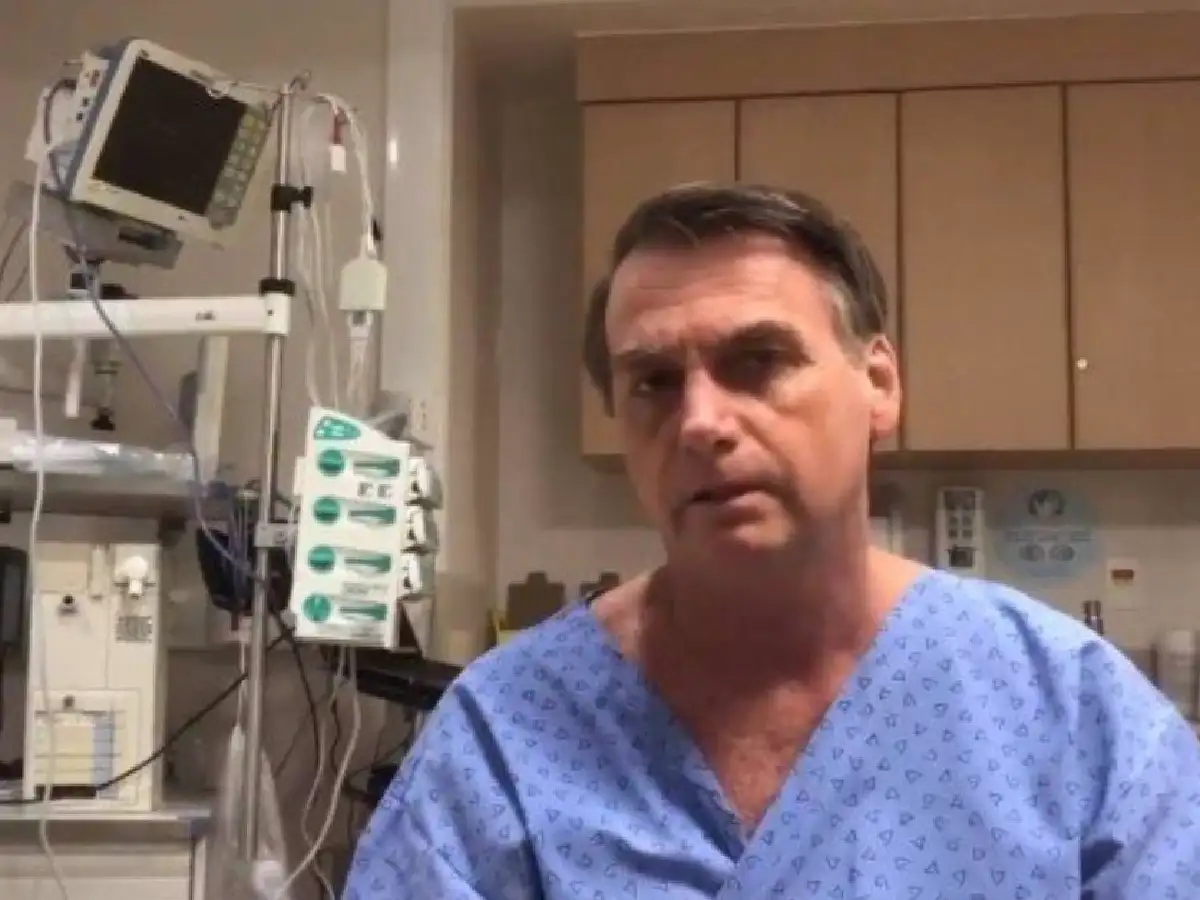 Bolsonaro volvió a tener fiebre y podría tener neumonía