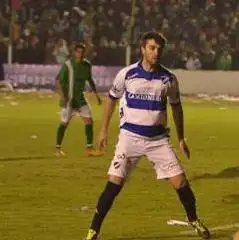 Damián Luengo vistiendo la camiseta de Alvarado. 