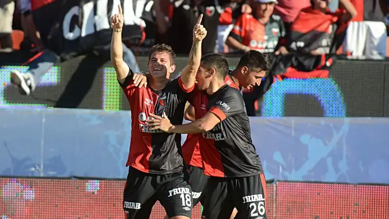 Colón derrotó a Gimnasia y se clasificó a la Presudamericana